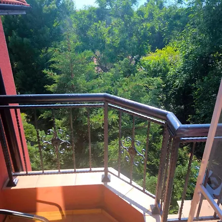 светлая на 4 этаже Ravda